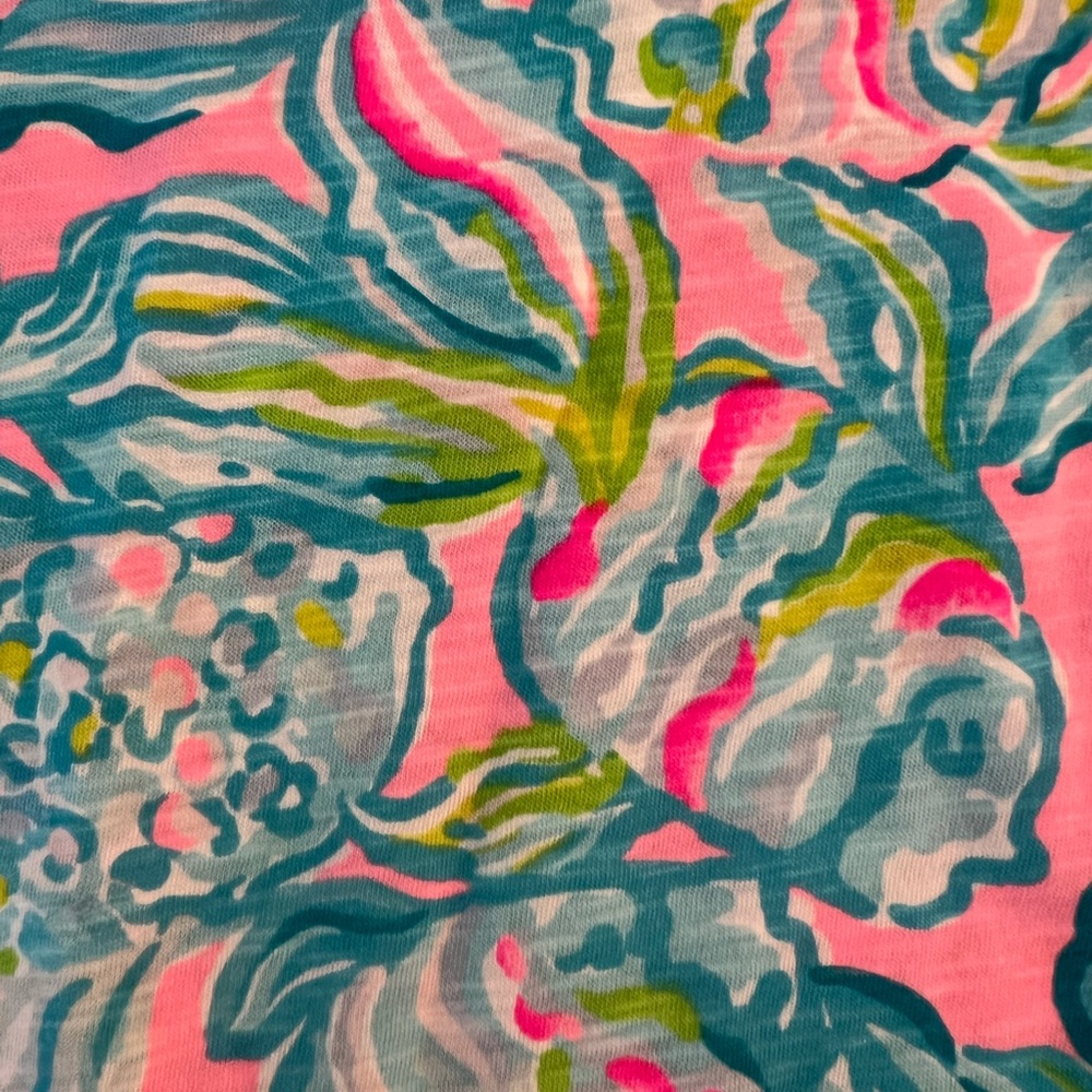 New Lilly Pulitzer top Medium Multicolor T Shirt Pelican Pink Off The Scales - Picture 4 of 5